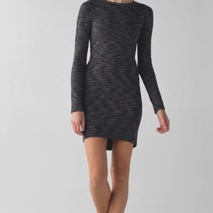 Lululemon &go Where-To Dress *Long Sleeve
Heathered Black size 6